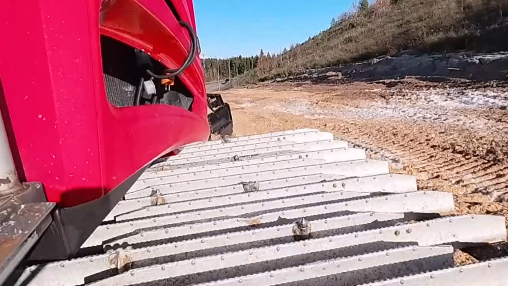    В Ханты-Мансийске расконсервировали прошлогодний снег для лыжных трасс