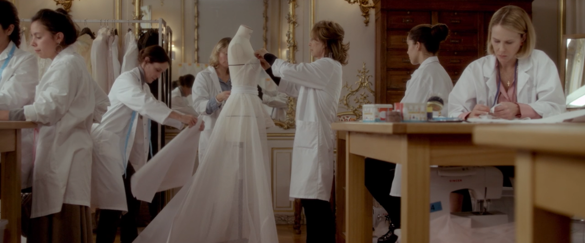 Швейная мастерская. Кадр из фильма «От кутюр». Фото из сети Интернет.