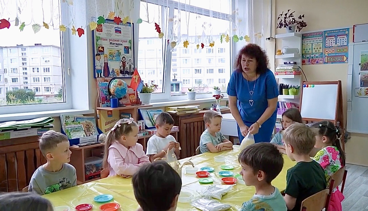   Фото: Елена Поршнева с детьми / эфир телеканала «Колыма-Плюс»