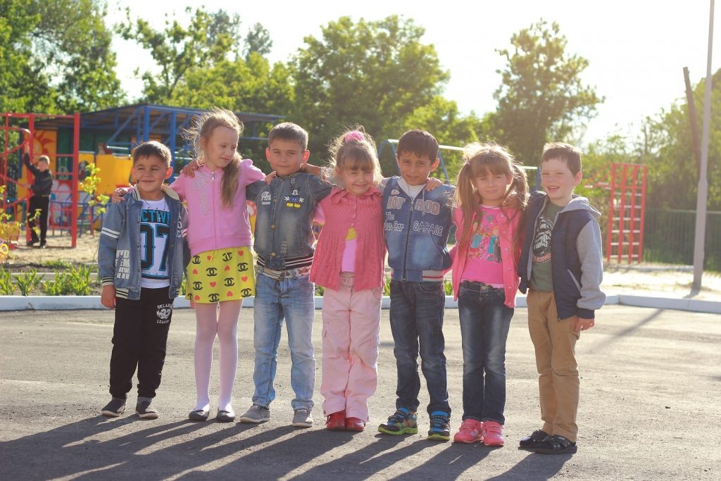      Выпуск 2015 года: Денис Папченко, Рауф Рзаев,  Валерия Репина, Иван Ломатченко, Александра Исаенко,  Надежда Овчарова, Ульяна Бочкарева, Ярослава Чукавова. Редакция газеты "Наш край"