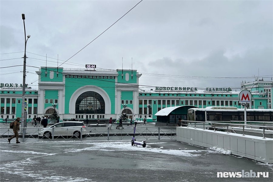Новосибирский вокзал нескромно заявляет о первенстве, но красноярцы с этим поспорят