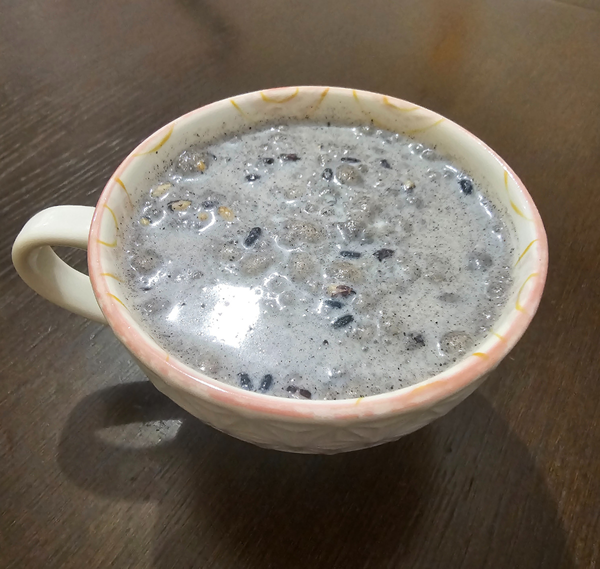 Мисуткару из чёрных бобов, чёрного кунжута и чёрного риса