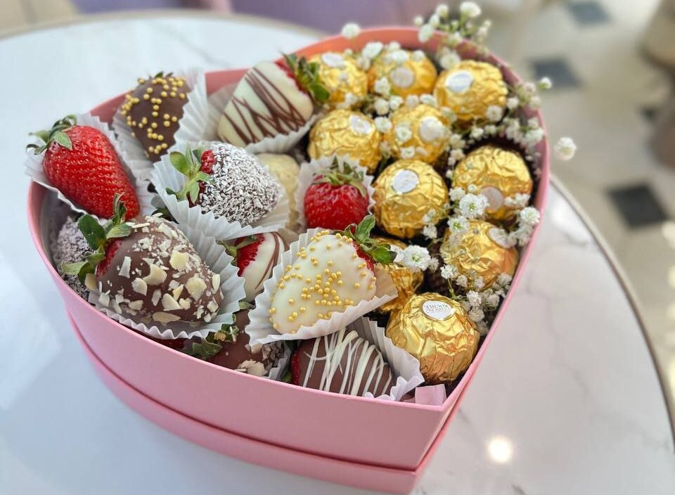 Клубника в шоколаде - настоящий деликатес для ценителей натурального вкуса