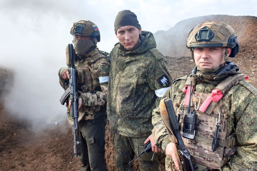    Парни из стали: Рэпчик, Марс и Ватор. / Андрей Полынский/РГ