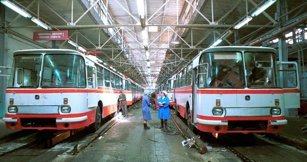 Когда-то они гремели на весь Союз: судьба заводов РАФ, ЗиЛ, ЕрАЗ, ЛАЗ, КАЗ, VFTS