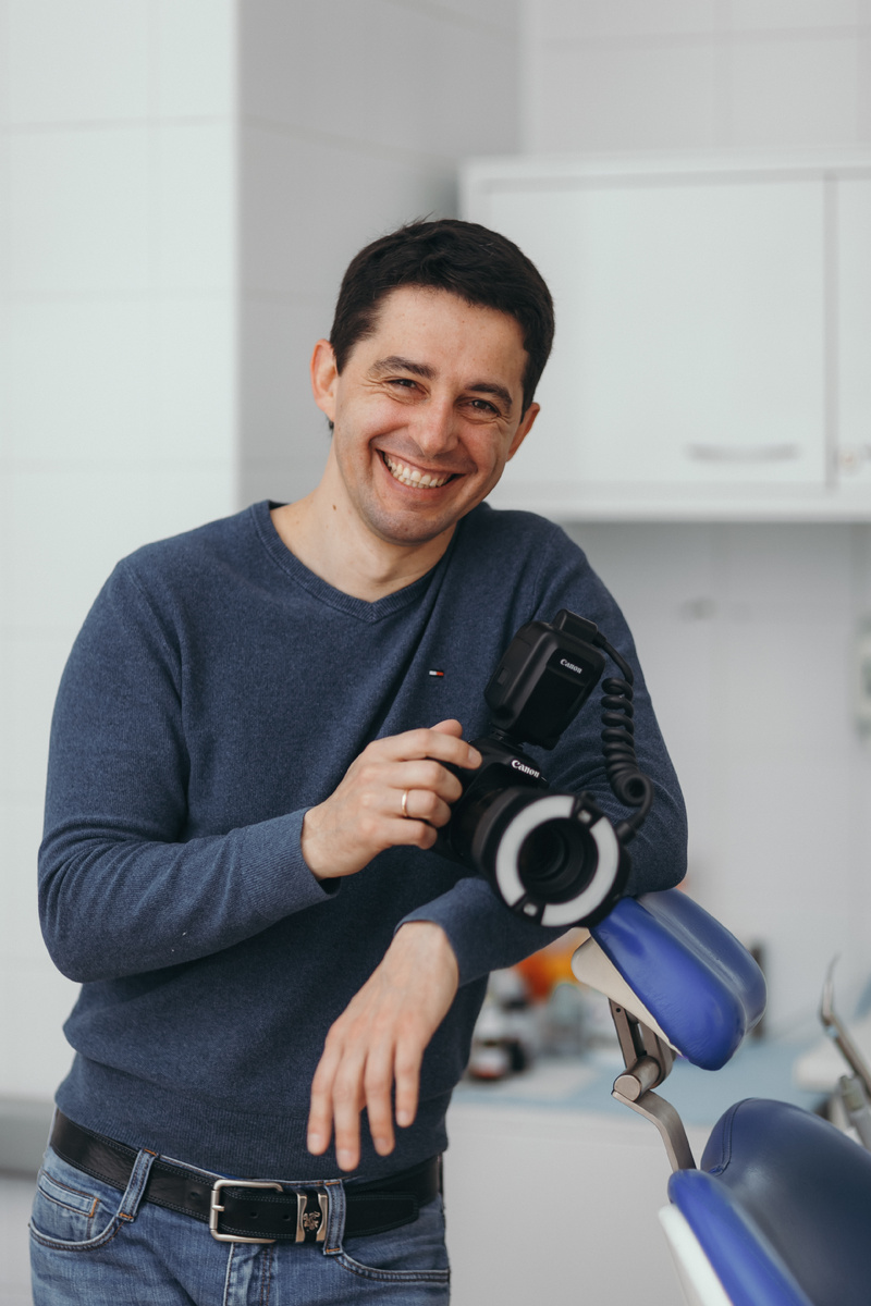 Фотография взята с сайта стоматологии Дмитрович Фэмили https://www.dmitrovich.ru/