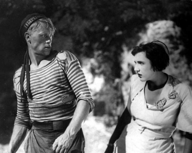 Кадр из фильма "Жить"  фото из rg.ru