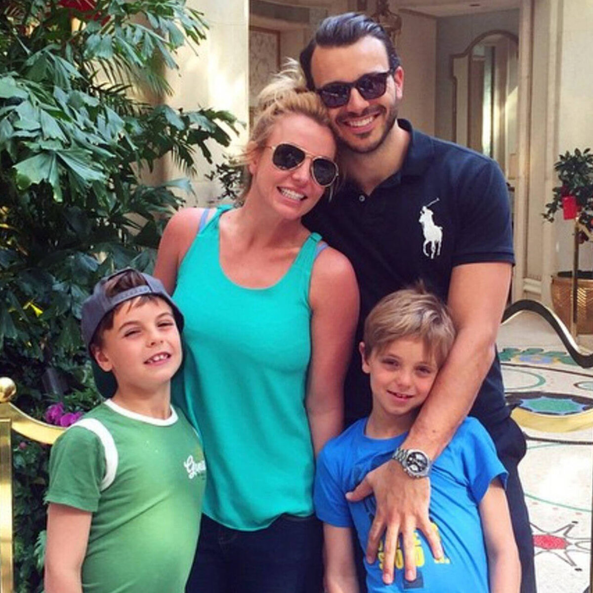 Бритни Спирт и Кевин Федерлайн с сыновьями фото соцсети