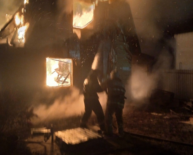     В Курской области дом сгорел из-за замыкания электропроводки