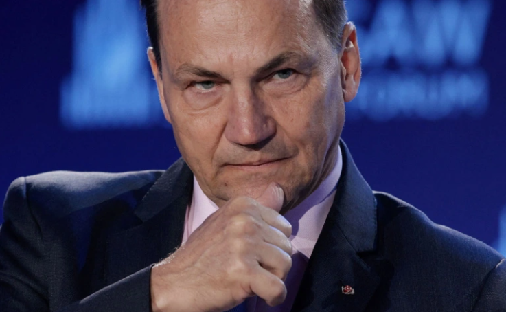    Глава МИД Польши Сикорский: Россия может нанести удар вглубь Европы