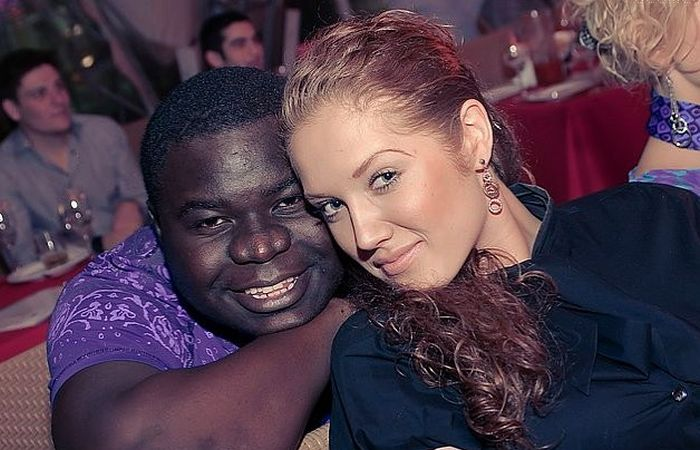 Динамила его год, а он увез ее в Африку на 15 лет: Во что превратилась жизнь русской красотки в Замбии