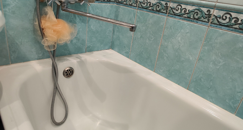    4 ложки на губку — и ванна станет белее снега: никакого желтого налета и ржавчины — сияет как на праздник