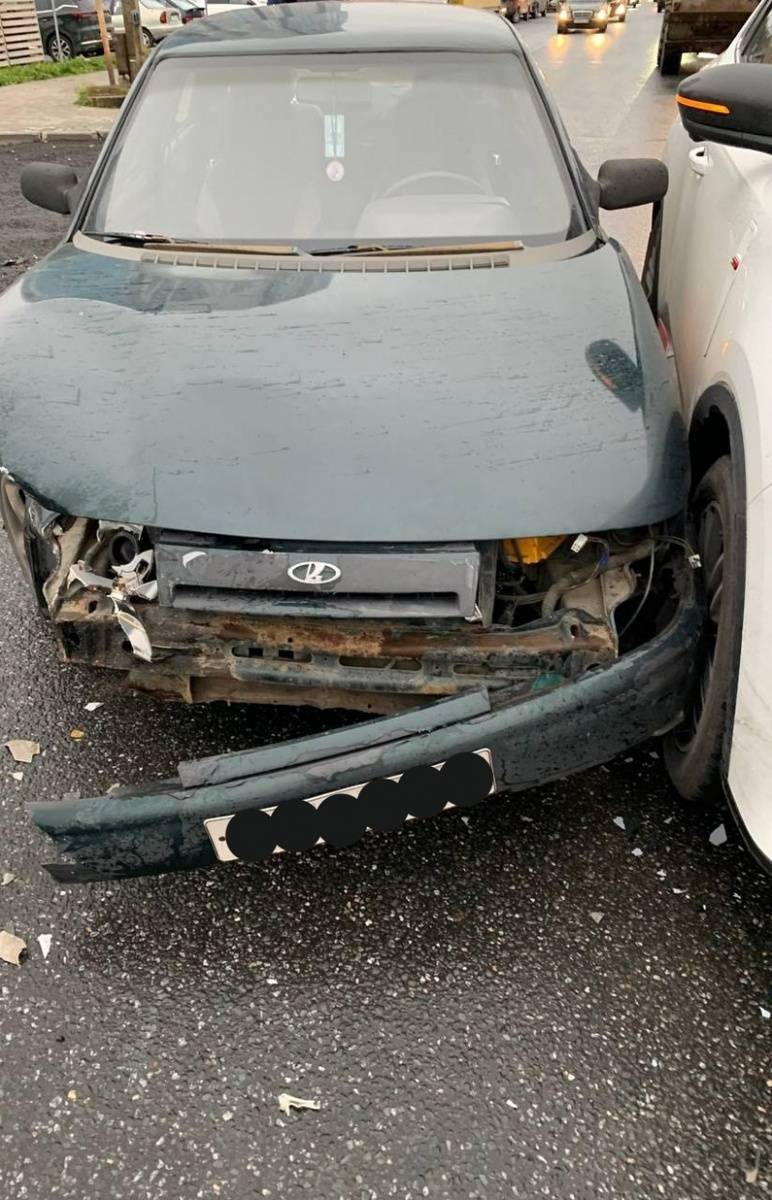    Два человека пострадали в массовой аварии в ПетрозаводскеГосавтоинспекция Петрозаводска