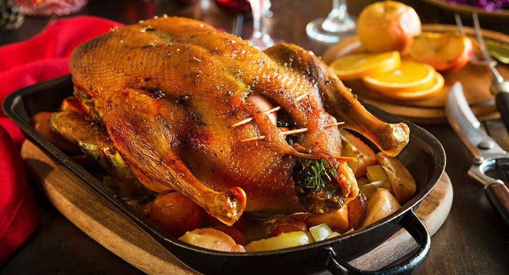 Утка с яблоками, аромат праздника — вкус, который согревает душу