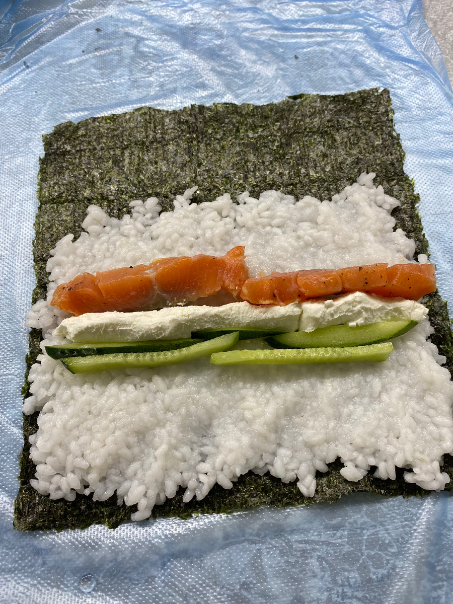 Процесс приготовления ролл