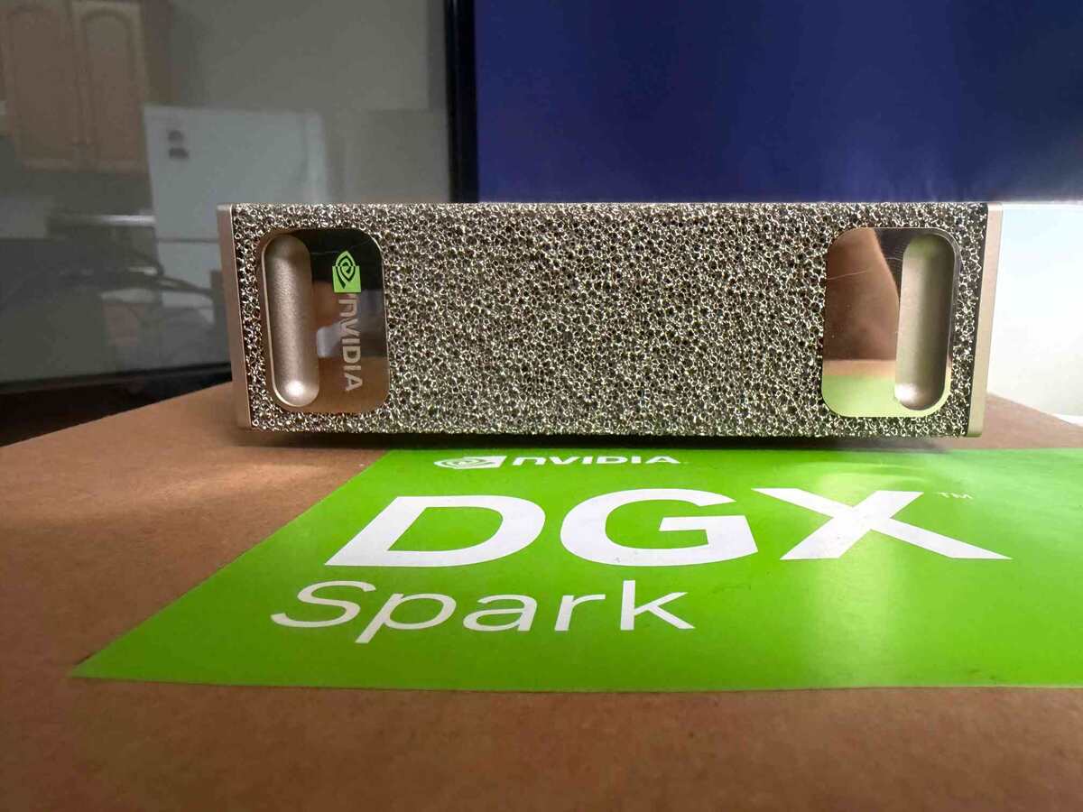 NVIDIA DGX Spark. Источник: https://simonwillison.net/2025/Oct/14/nvidia-dgx-spark/