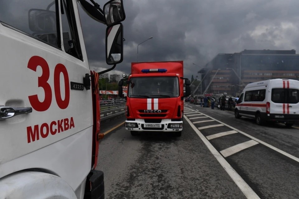    В Москве на проспекте Мира движение парализовало из-за загоревшегося автомобиля Иван МАКЕЕВ