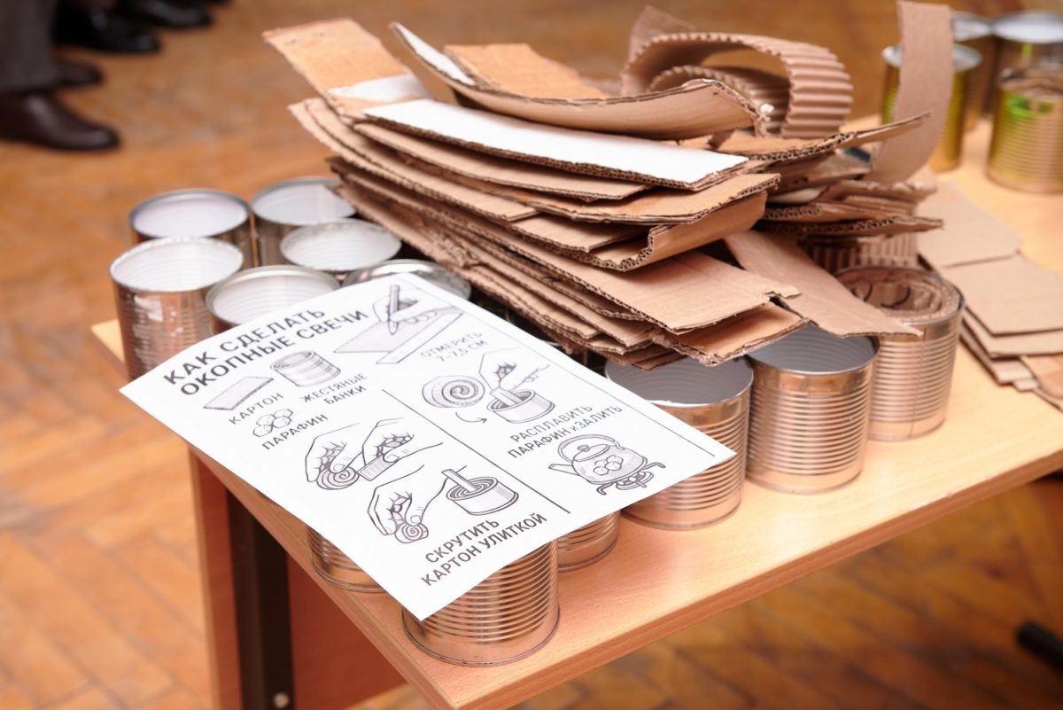    Около 500 человек изготовили свечи для поддержки бойцов СВО