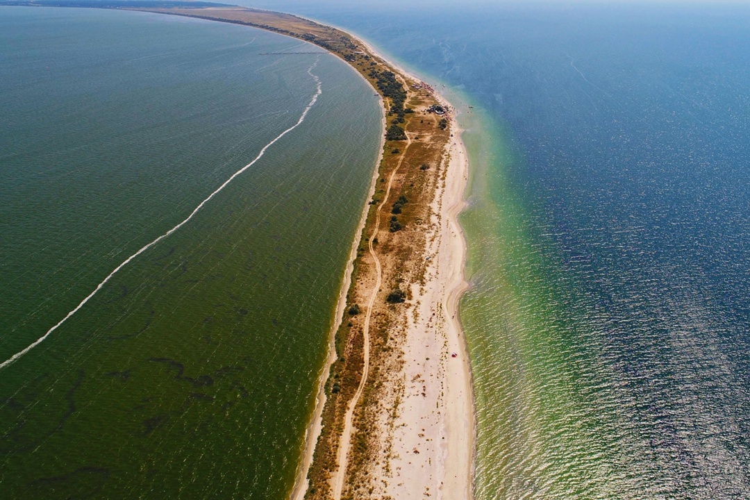 Фото: Shutterstock/FOTODOM/Alexandra Lande / Территорию между Кинбурнской и Тендровской косой охранял в начале XX века вахмистр Отдельного корпуса пограничной стражи Василий Тимофеевич Самборский