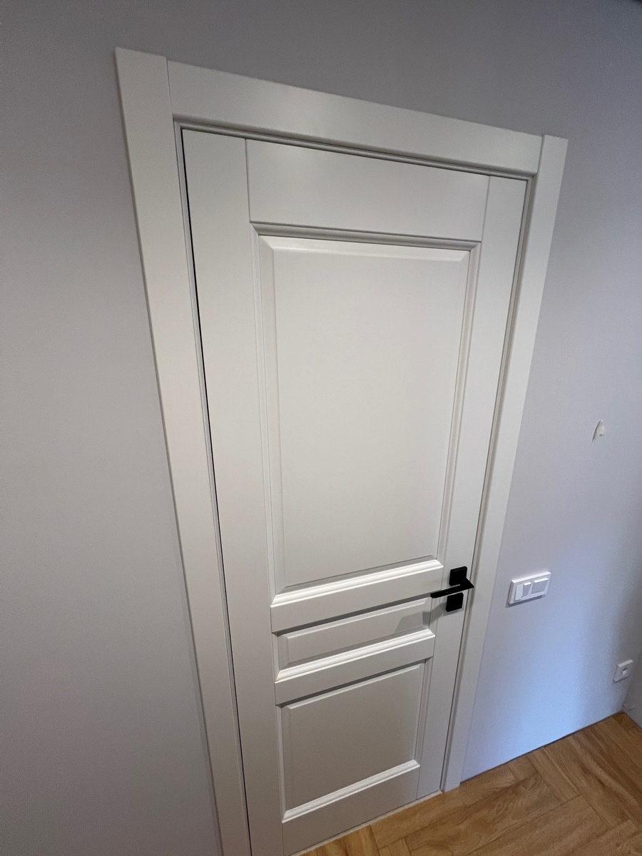 Дверь Валенсия в белой эмали