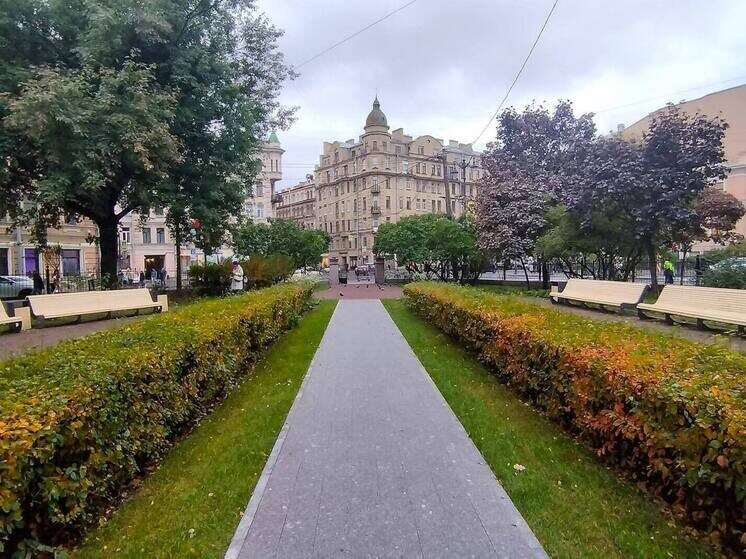     Сквер Галины Старовойтовой на Суворовском проспекте преобразился после благоустройства. Фото: пресс-служба Смольного