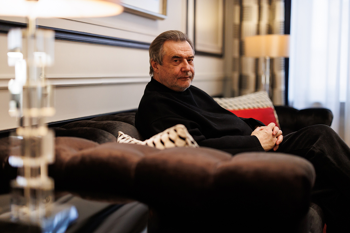 Виталий Коликов📷Алексей Учитель во время съемок фильма «Шум времени»