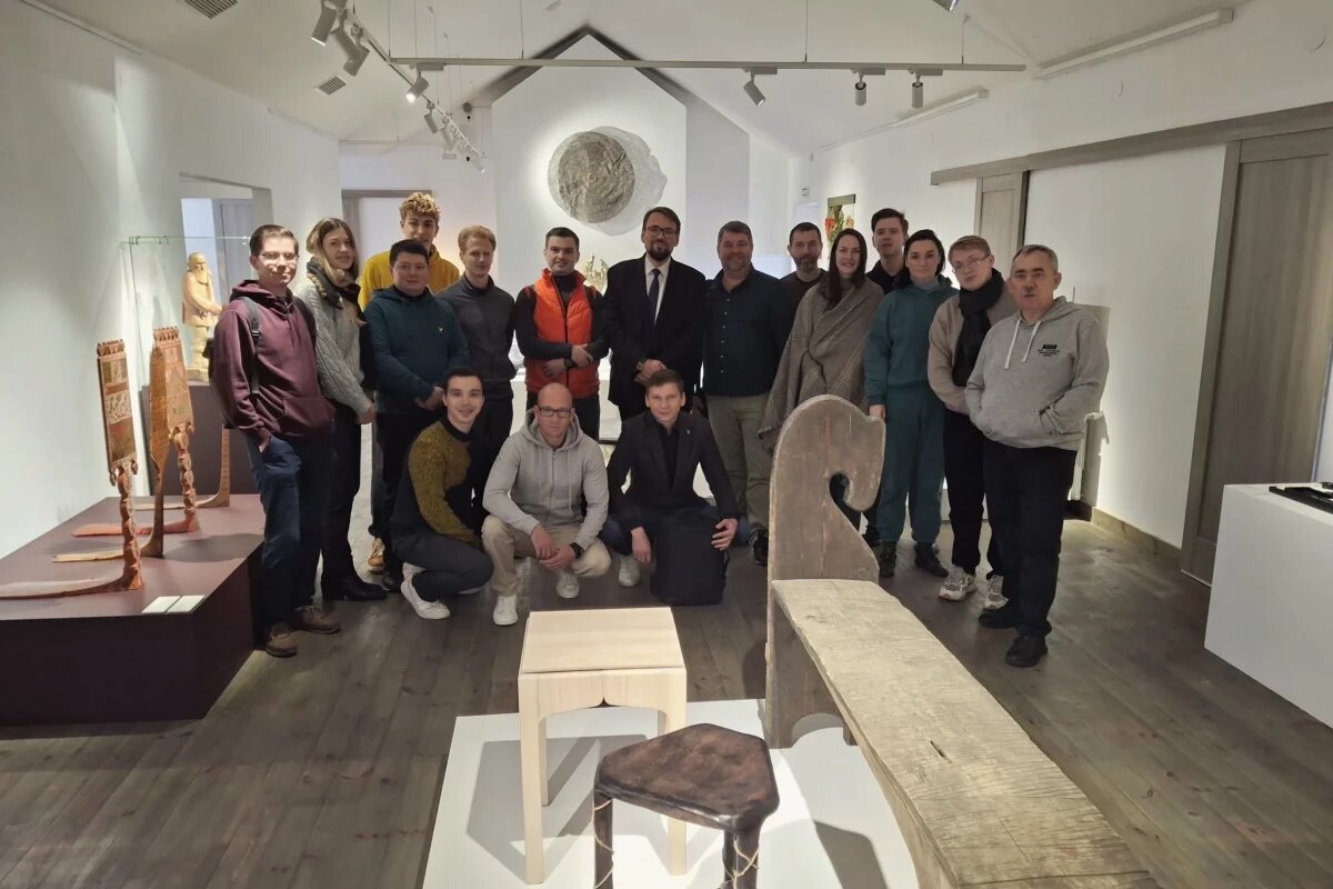    Народный ансамбль «Россия» имени Людмилы Зыкиной посетил Изборский музей