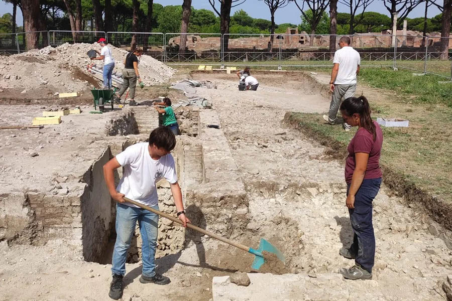 Студенты из Университета Катании участвуют в археологических раскопках Фото: Ostia Antica Archaeological Park