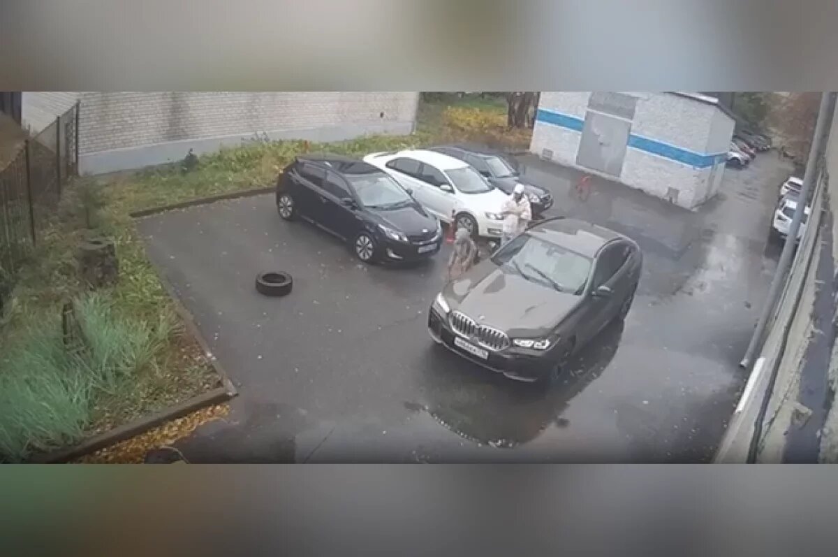    Напавшего на жену бизнесмена в Казани продолжают искать