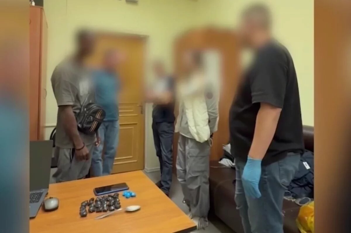    Гость Волгограда привез наркотики в «подарок» горожанам – видео