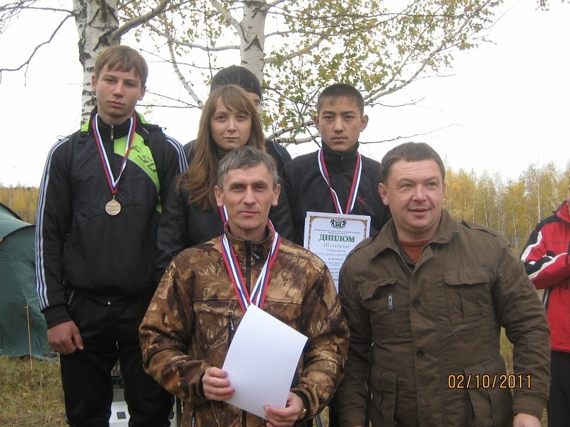 Олег Леонидович Плесовских со своими учениками Виктором Квасовым и Жумабаем Раизовым. Фото: личный архив О. Л. Плесовских 