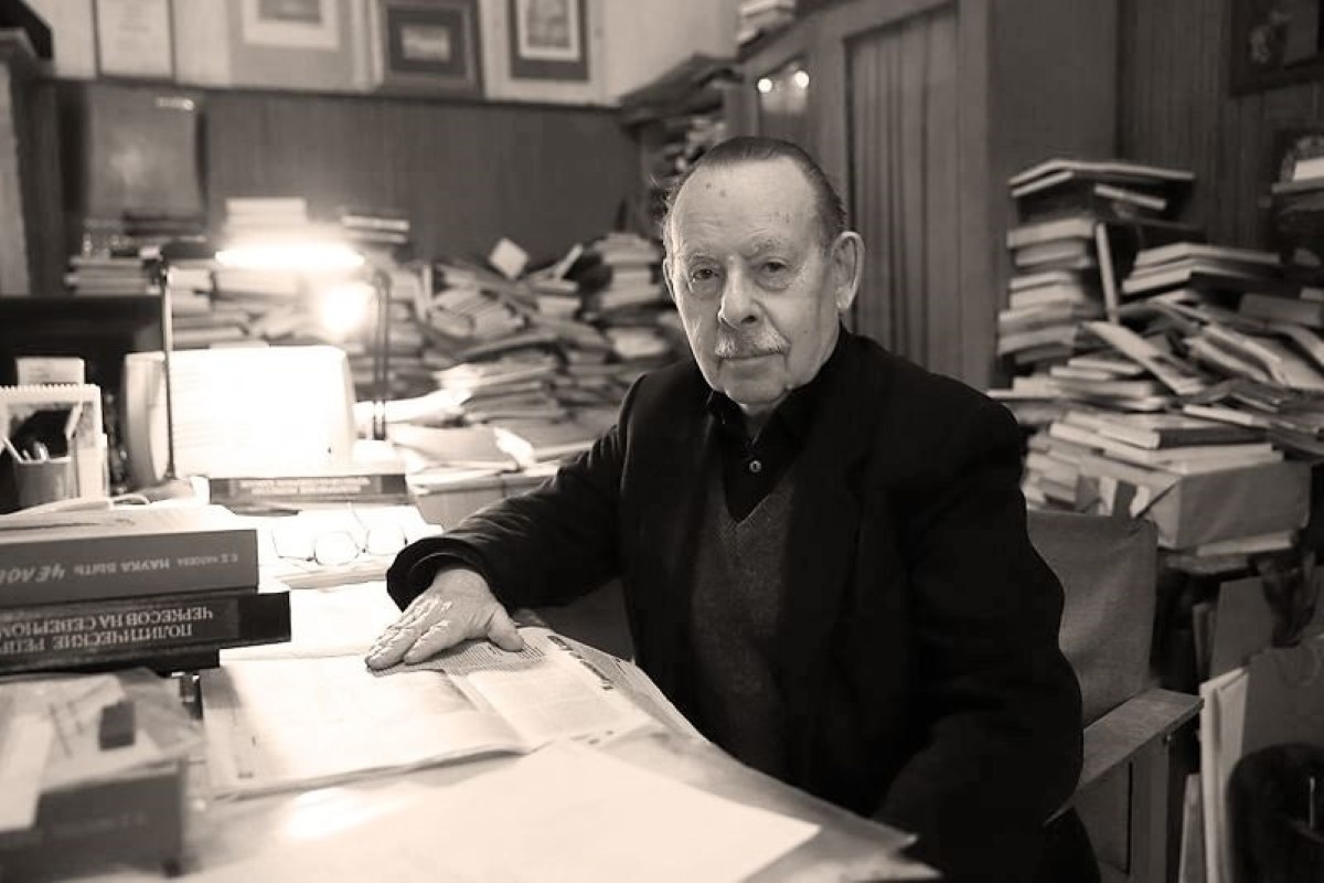 Яков Аркадьевич ГОРДИН (род. 	23 декабря 1935)