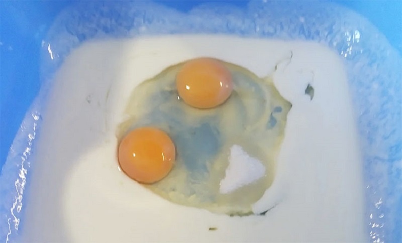 Быстрая выпечка к завтраку: пышные палочки на кефире за считанные минуты