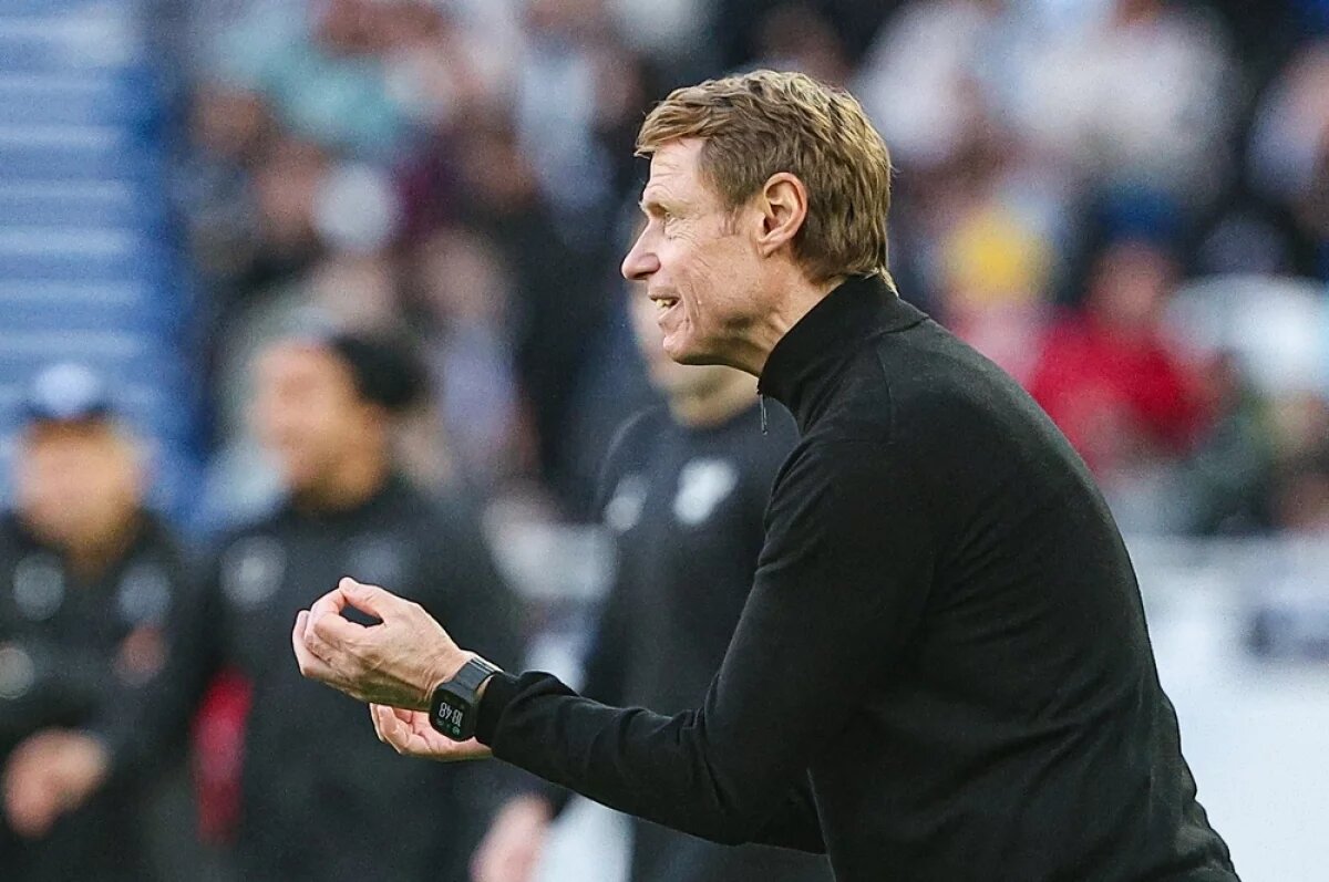    Олег Кононов, вернувшийся на должность главного тренера футбольного клуба «Торпедо»