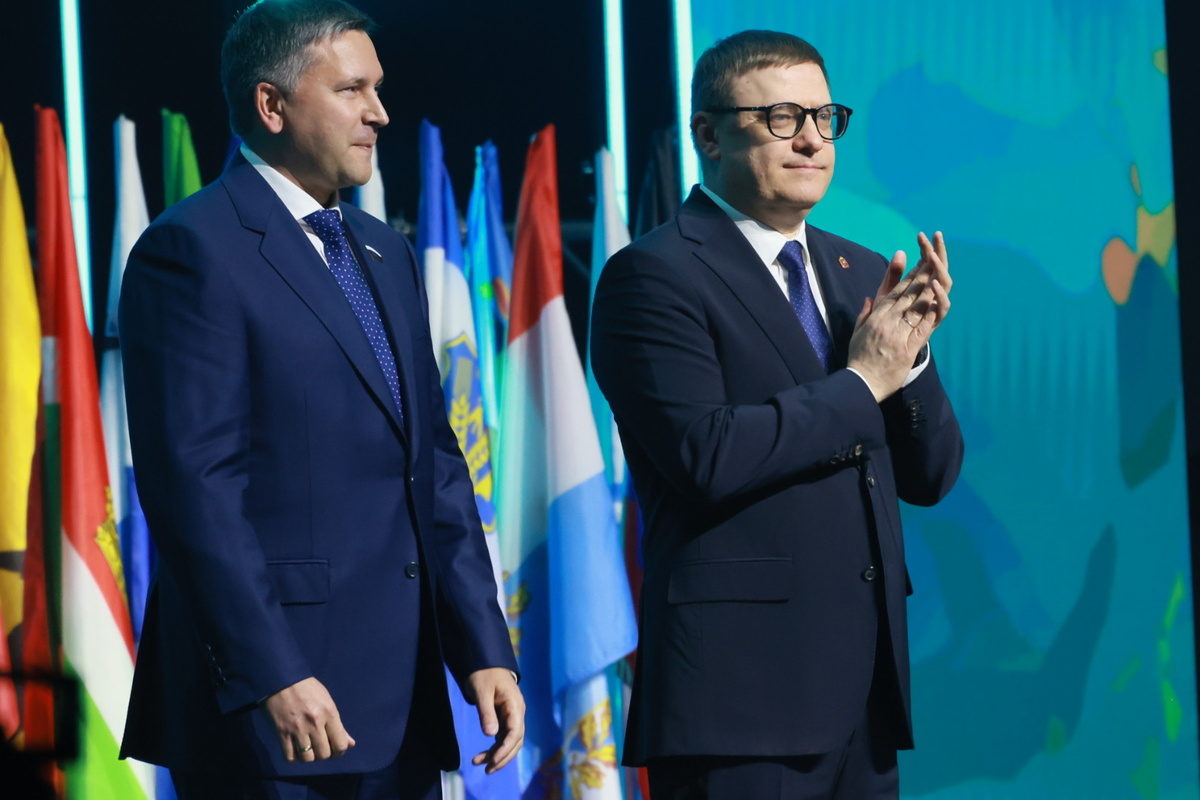 Алексей Текслер дал старт церемонии открытия экофорума. Фото Дмитрия Куткина