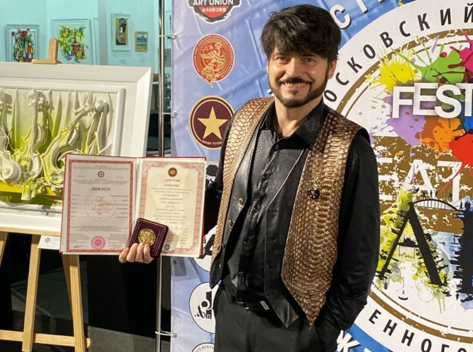 Андрей Коробейников — руководитель секции "Кожевенное искусство" Евразийского Художественного Союза, куратор фестиваля кожевенного искусства