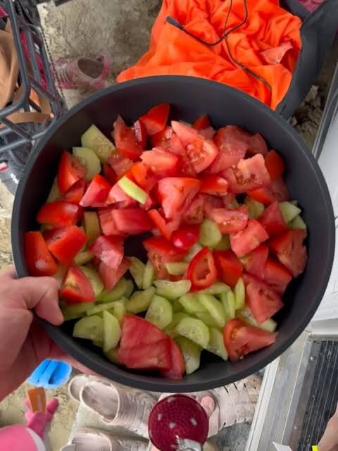 Вы можете привезти любые продукты. Главное - продумайте, где их хранить.