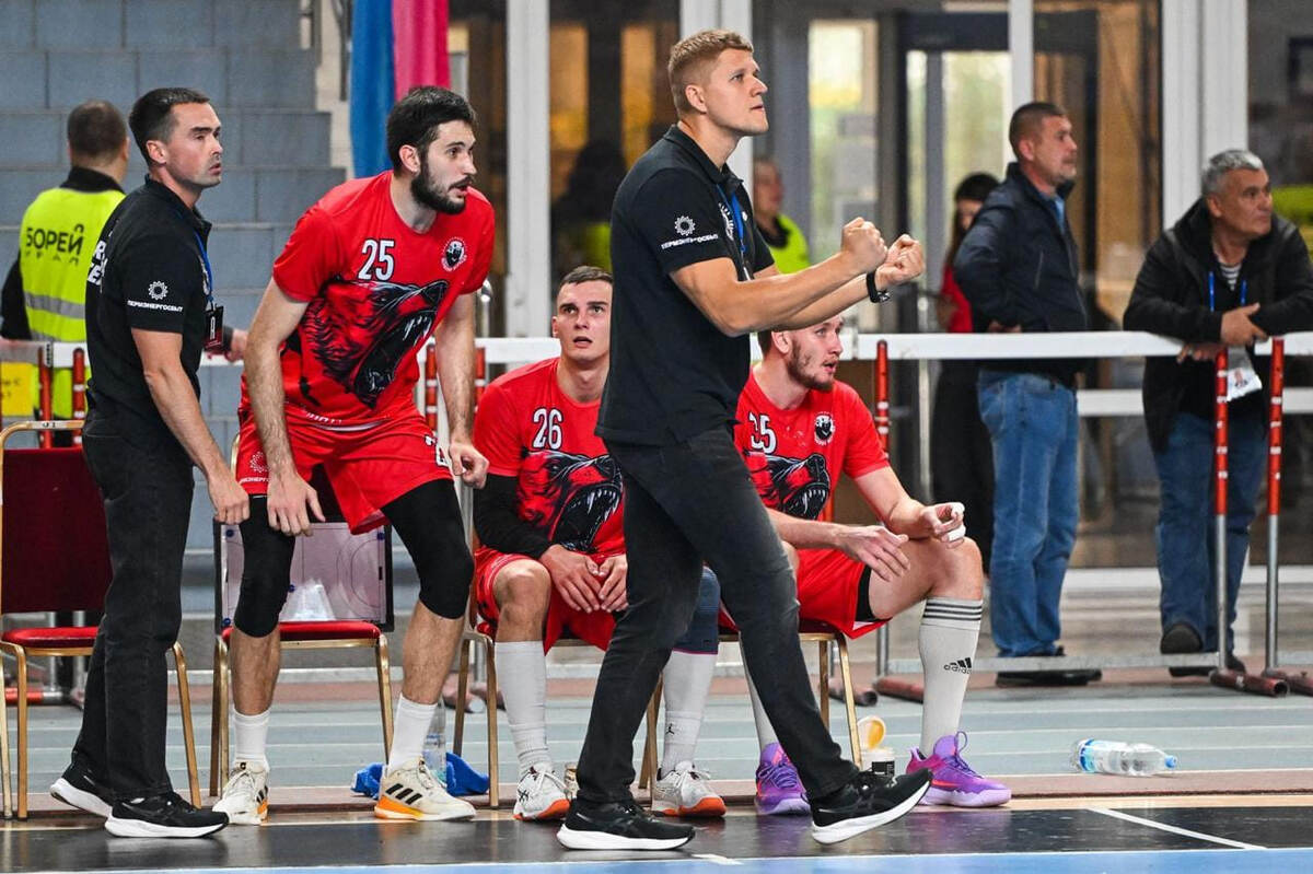    "Валентин Бузмаков детально разбирает каждого соперника"