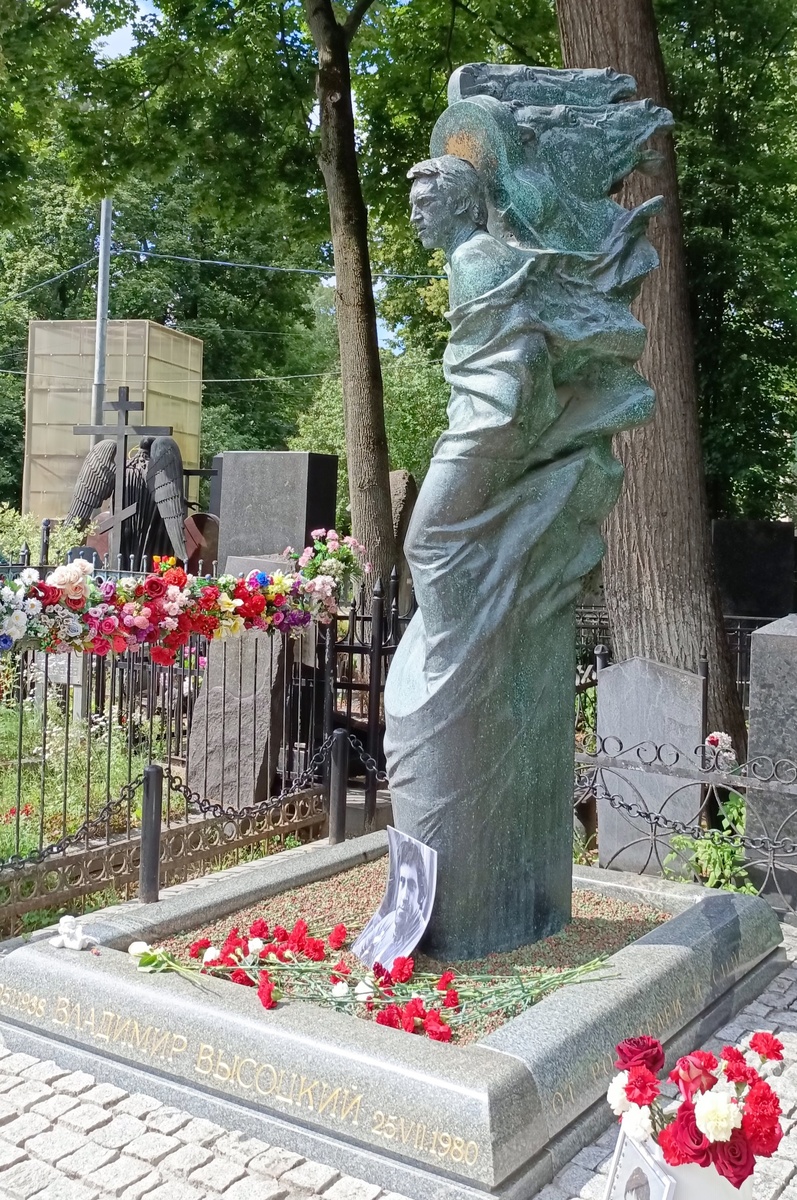 Памятник В.С. Высоцкому. Фото автора