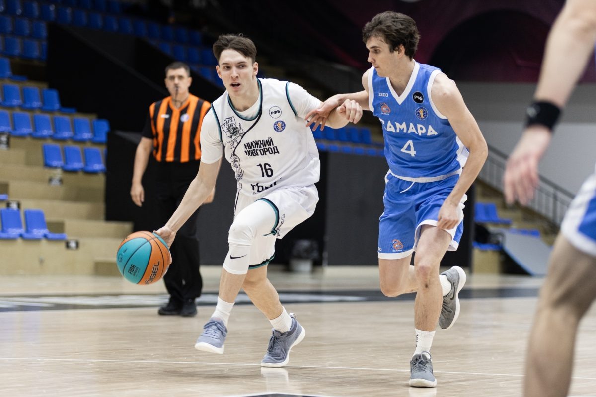    Сегодня нижегородцы достаточно уверенно справились с самарцами на родной площадке ФОКа \