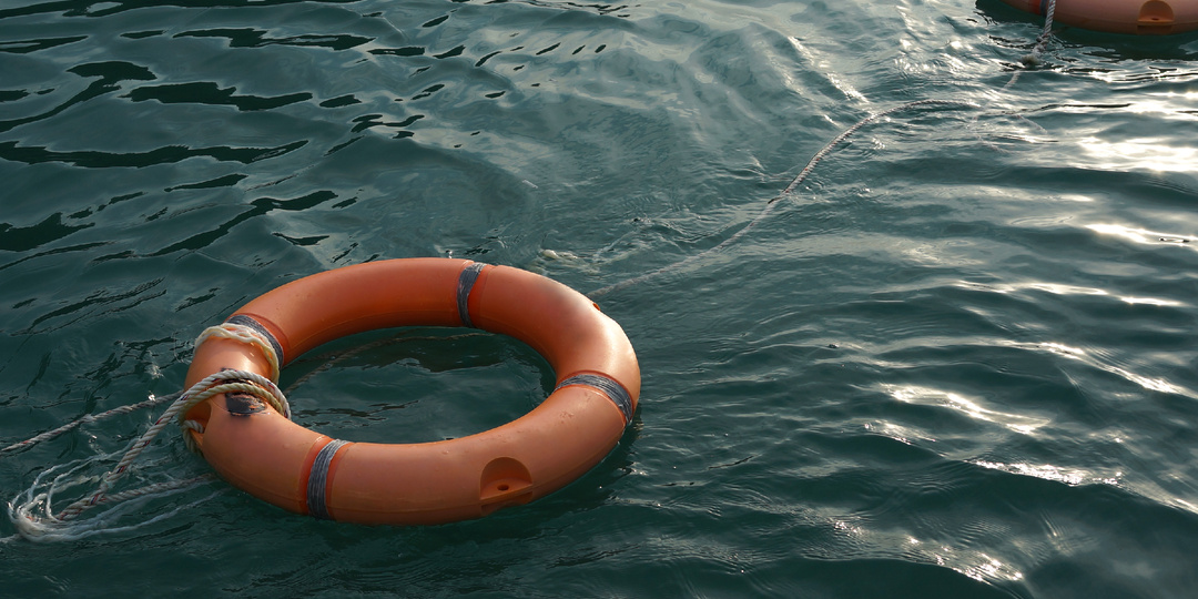 Пошаговая инструкция: что делать, если человек тонет