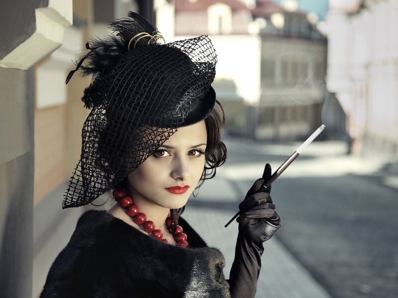 В архивах фото Натальи Юлиановны найти не удалось. Возможно, она была похожа на эту даму