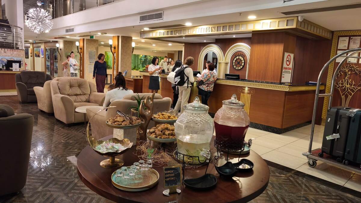 Встреча на ресепшен SeaLife Family Resort Hotel