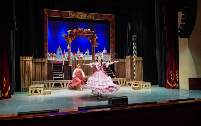    Бугурусланский драмтеатр имени Гоголя отметил 125-летие Оренбуржье