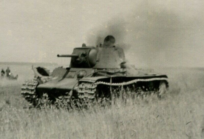 Танк КВ-1 производства ЧКЗ выпуска мая - июня 1942 года