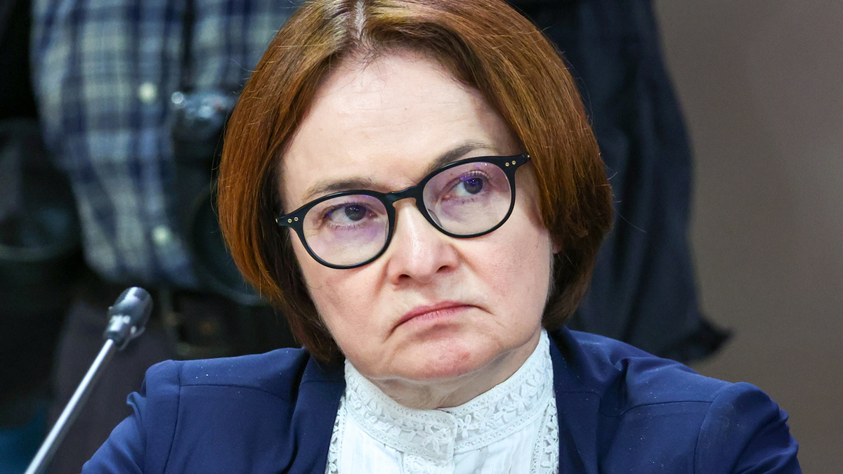 ЦБ закручивает гайки: банкоматы проверят каждое внесение наличных