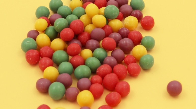 Рисовые шарики в шоколадной глазури с фруктовым вкусом