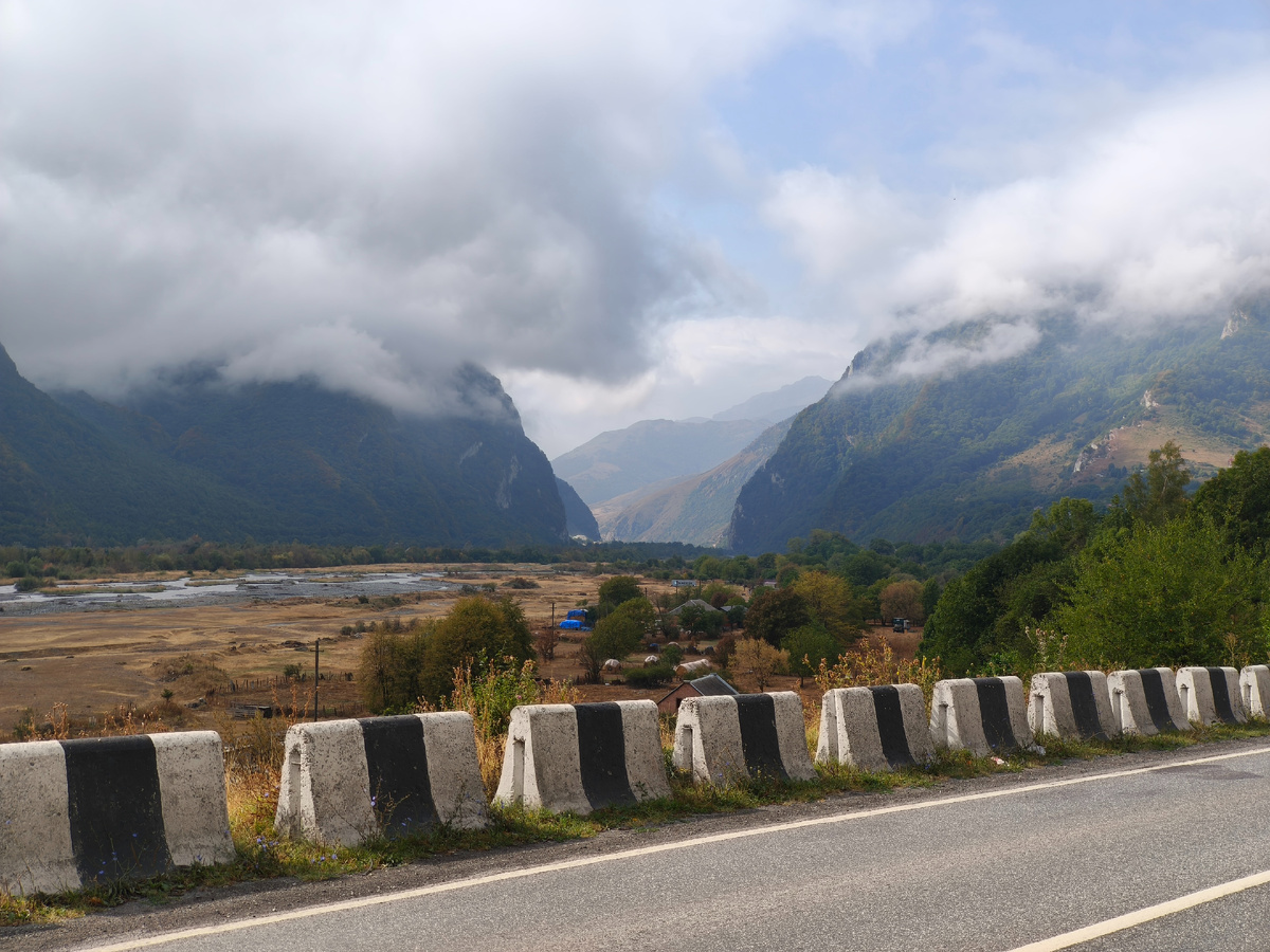 Где-то там Верхний Ларс