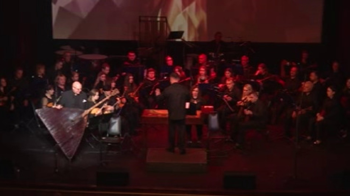    На сцене Курской филармонии — музыкальный перформанс