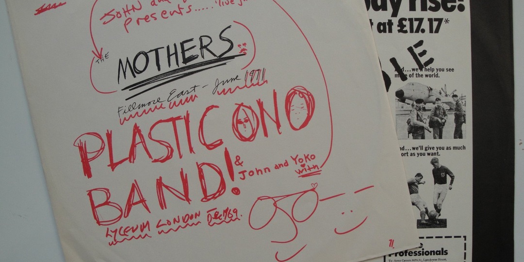 Обсудим содержание самой спорной пластинки Джона Леннона (и это - не "Two Virgins")